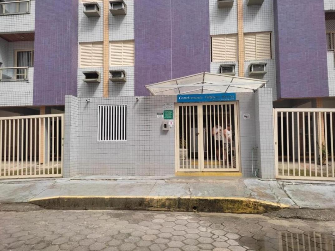 Familiar Com A 150 Metros Do Mar Em Area Nobre Da Grande Em Apartment